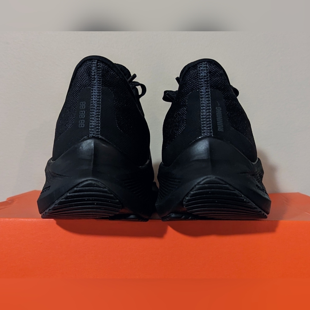 Nike Zoom WinFlo 7 Women's Size 10 Black New Athletic Running Shoes - Picture 3 of 12